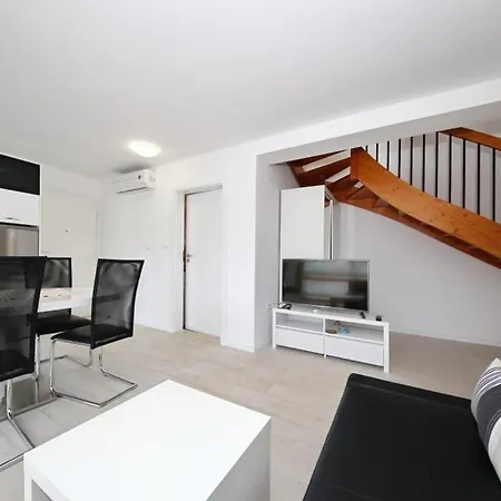 Matkovic- Duplex Two Bedroom דירה